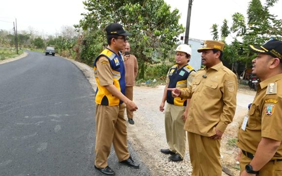Bupati Rembang Temukan Satu Kendala, Saat Mengecek Dua Proyek Jalan