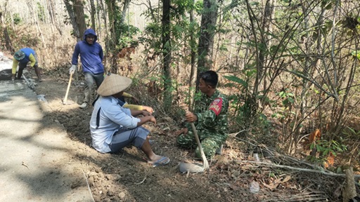 Mendengar Langsung Masukan Warga, Cara Koptu Andik Menuju Keberhasilan TMMD