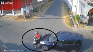 Tabrakan di Perempatan Sawahan, Rembang, Sabtu sore (17/10).