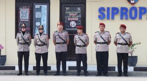 Tiga pejabat lama dan pejabat baru di jajaran Polres Rembang.