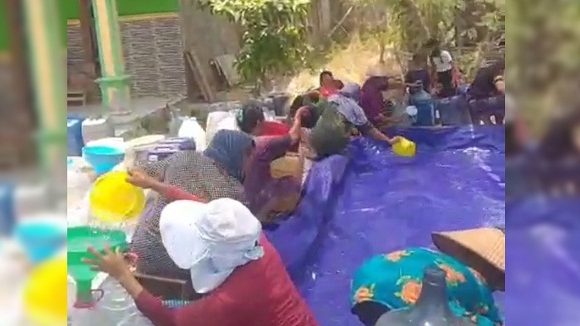 Sulit Menemukan Sumur Di Kampung Ini, Yukk..Kita Lihat Bagaimana Kondisinya (Kekeringan Kab. Rembang)